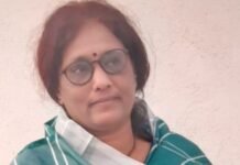 संविधान रडतंय…