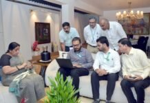 उपमुख्यमंत्री सुनेत्रा अजित पवार यांनी घेतली नसरापूर घटनेतील पीडित कुटुंबीयांची भेट