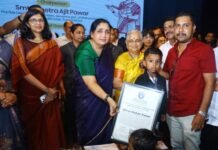 अडीच वर्षांचा ध्रुव ठरला विश्वविक्रमी; संपूर्ण हनुमान चालीसा म्हणून सर्वांना थक्क केले!