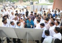 जळोची येथील उपबाजारातील मार्केट कमिटीच्या इमारतीच्या बांधकामाची , रेशीम कोष केंद्राची -उपमुख्यमंत्री सुनेत्रा अजित पवार यांच्याकडून बारामती परिसरातील विविध विकासकामांची पाहणी