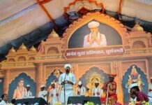 गणेश फेस्टिव्हल स्व अजितदादांना समर्पित किर्तन महोत्सव मध्ये भक्तिरसाची बरसात; ह.भ.प : चैतन्य महाराज वाडेकर यांच्या कीर्तनाने बारामतीकर मंत्रमुग्ध